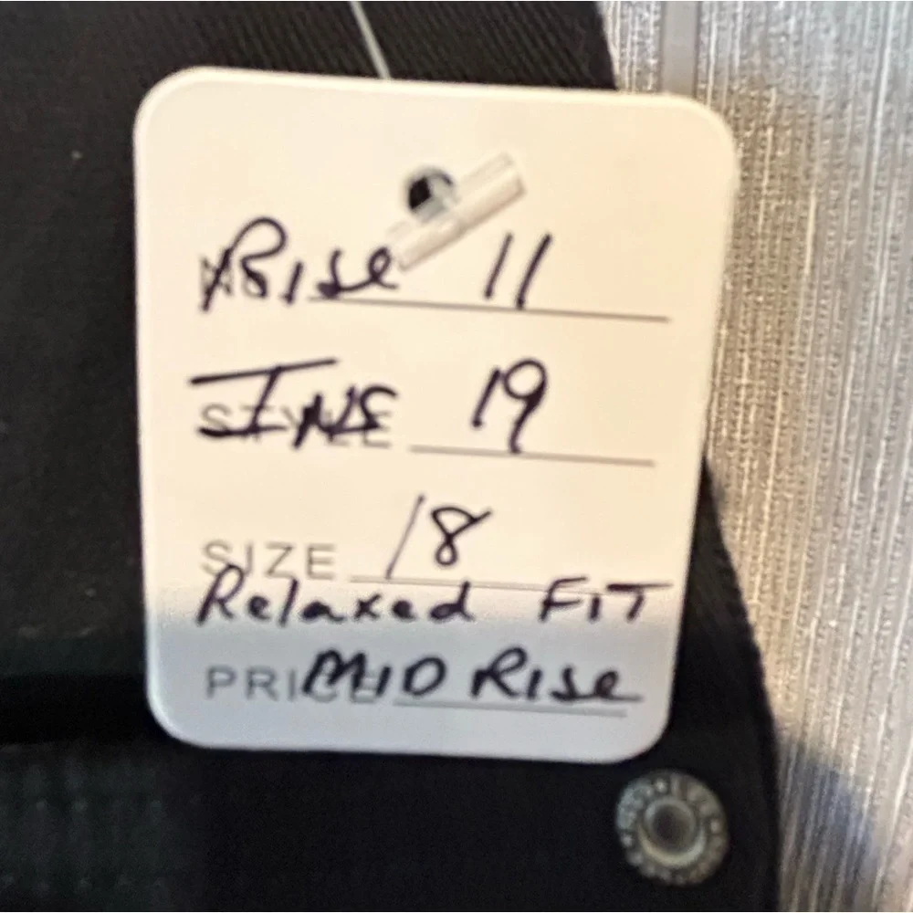 Bag006. NWT Lee Relaxed fit mid-rise Sz 18 cropped pants, black. - Picture 3 of 4
